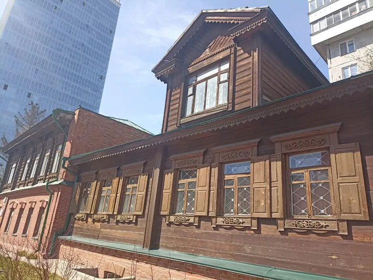 Прогулка от Главных ворот Новосибирска к тихому центру