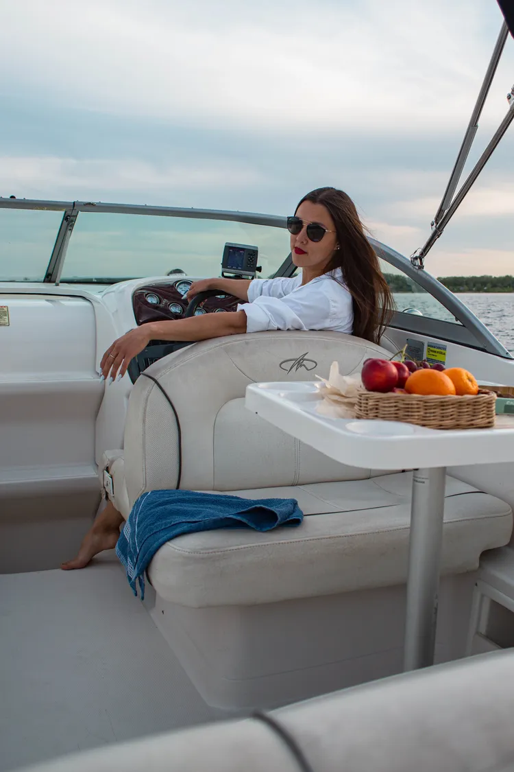 Прогулка на катере по Волге