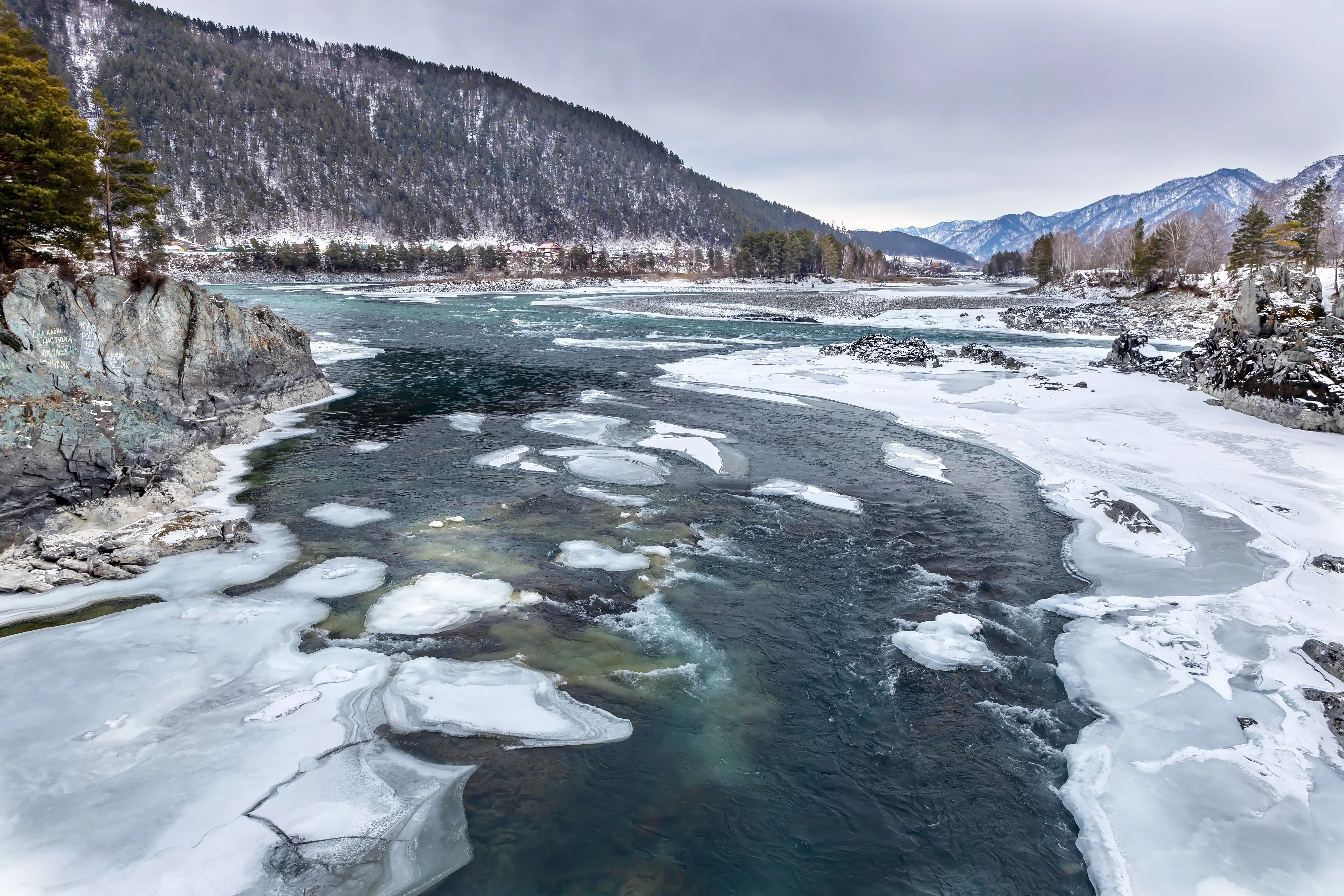 Морозные узоры Алтая: там, где рождается чистейший воздух планеты