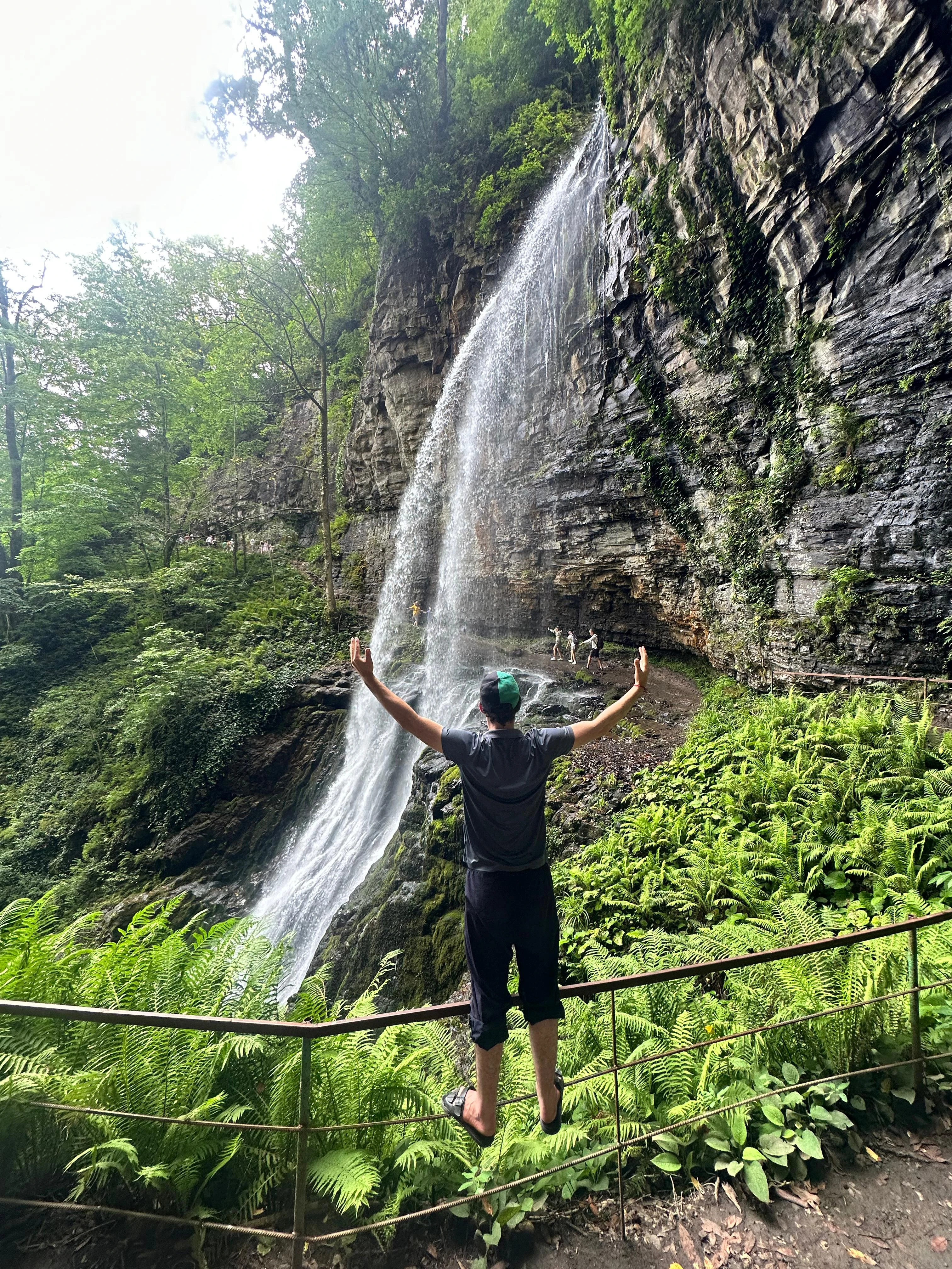 Ткуарчал: авторская экскурсия в заброшенный город-призрак