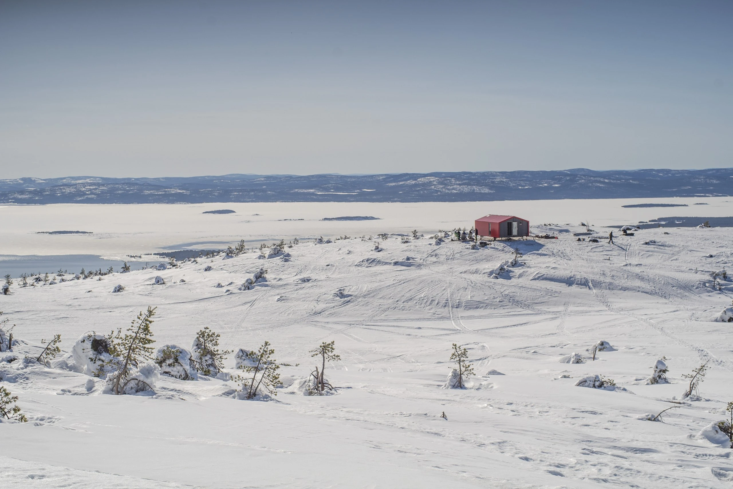 Зимняя сказка Кандалакши: прогулка на снегоходах по живописным сопкам