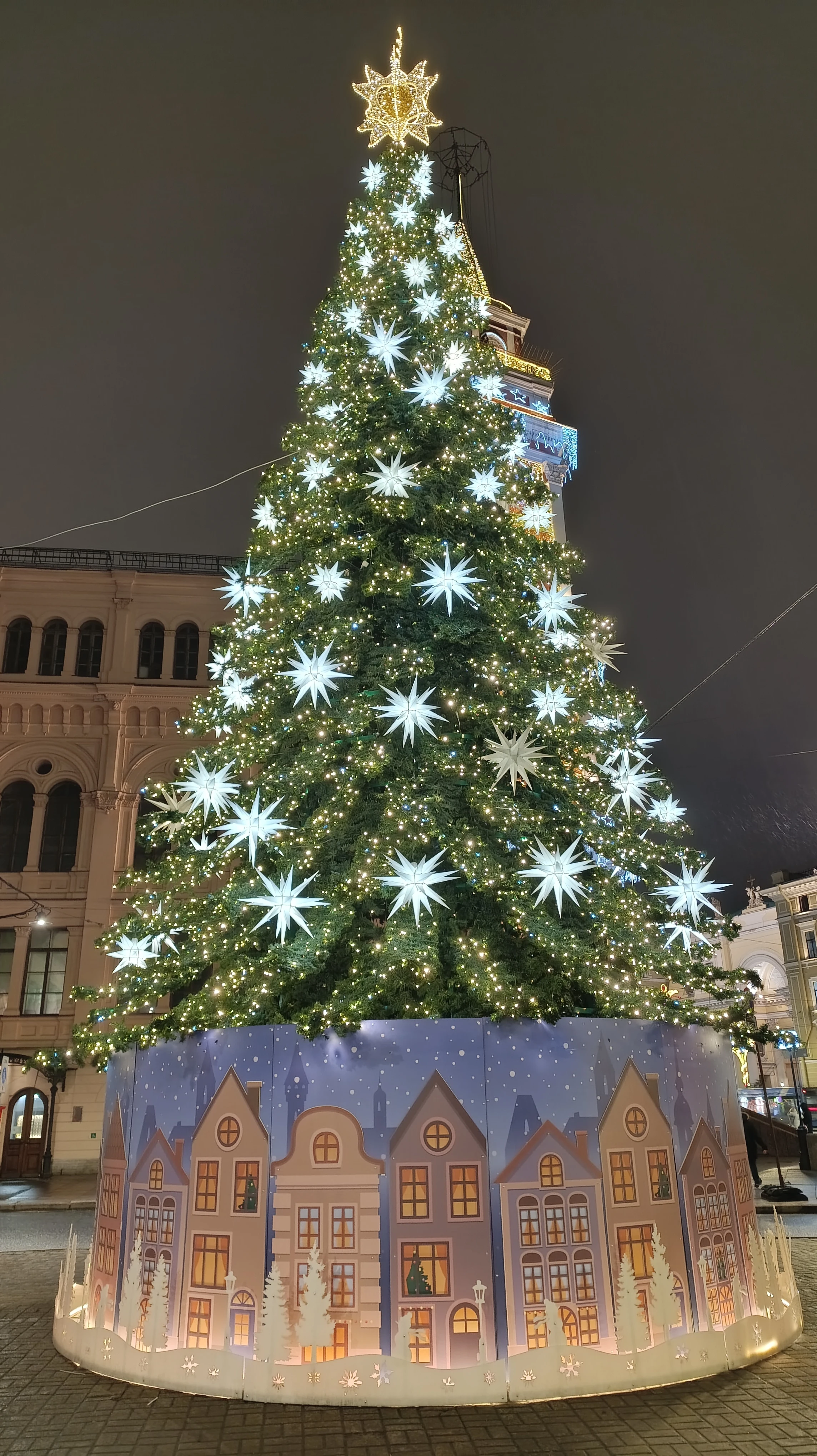 Новогодний и рождественский Петербург: прогулка по любимым местам высшего общества