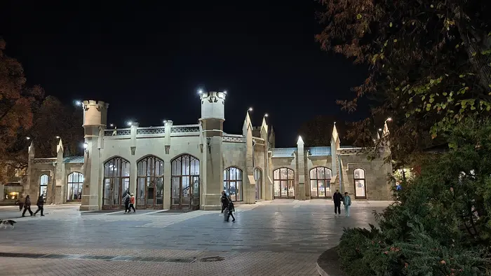 Чебурашка, Шаляпин и старые открытки: авторский фотоквест по киношному Кисловодску