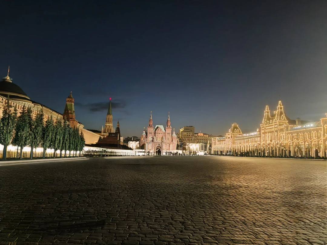 Москва глянцевая и Москва мистическая: новогодняя экскурсия с таинственной начинкой