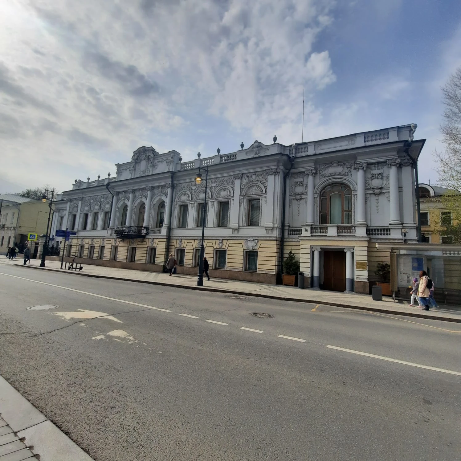 Пречистенка: дворцы и тайные истории старой Москвы